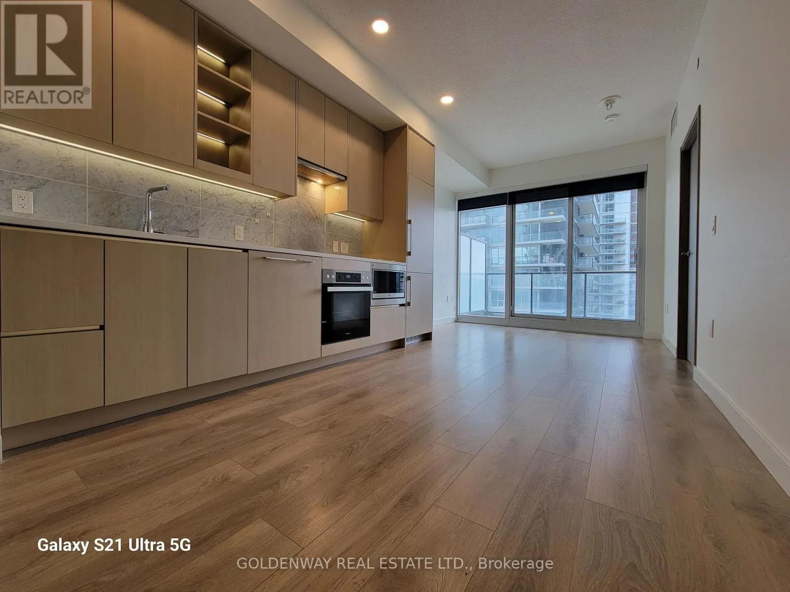 1608 - 95 MCMAHON DRIVE