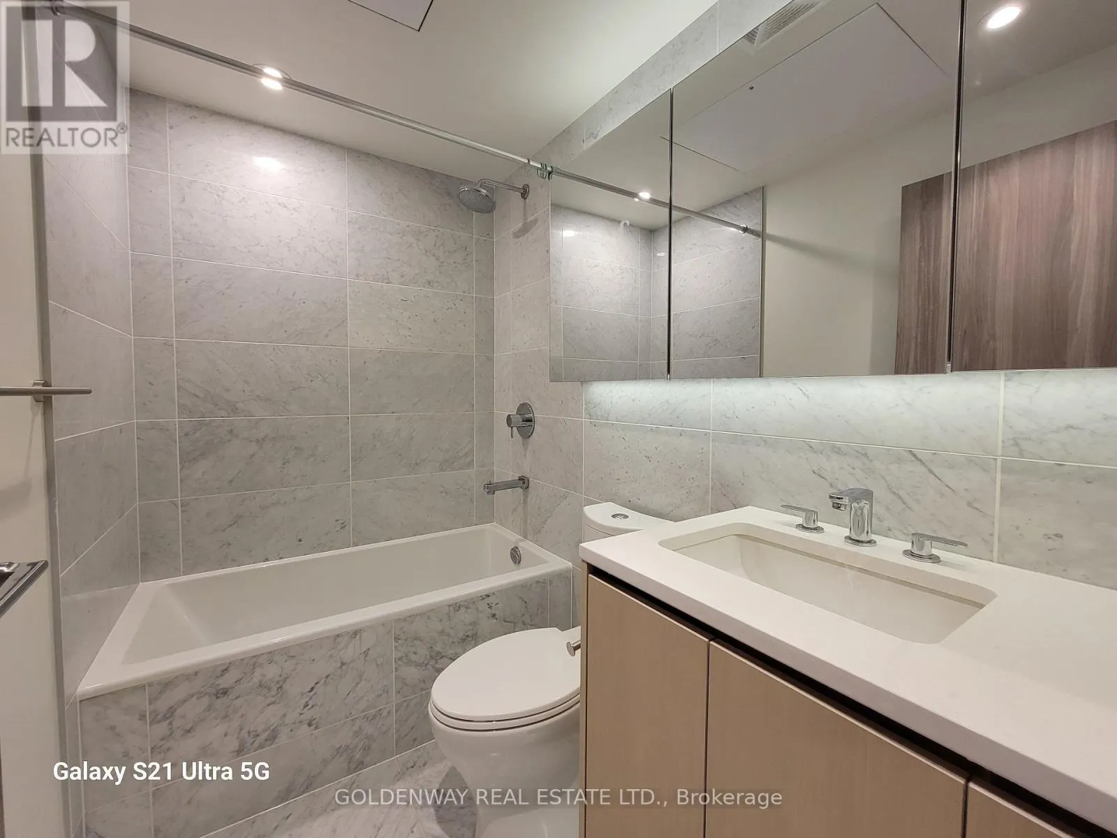 1608 - 95 MCMAHON DRIVE