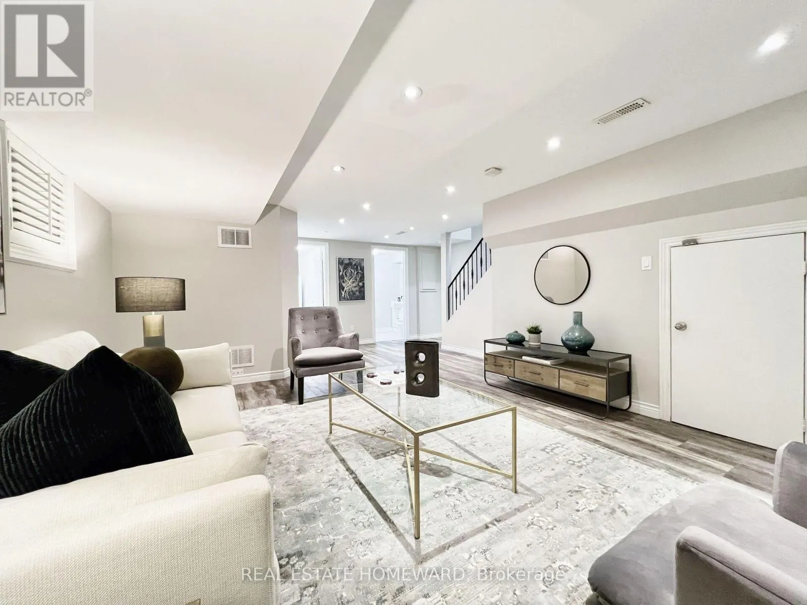 307 DELORAINE AVENUE