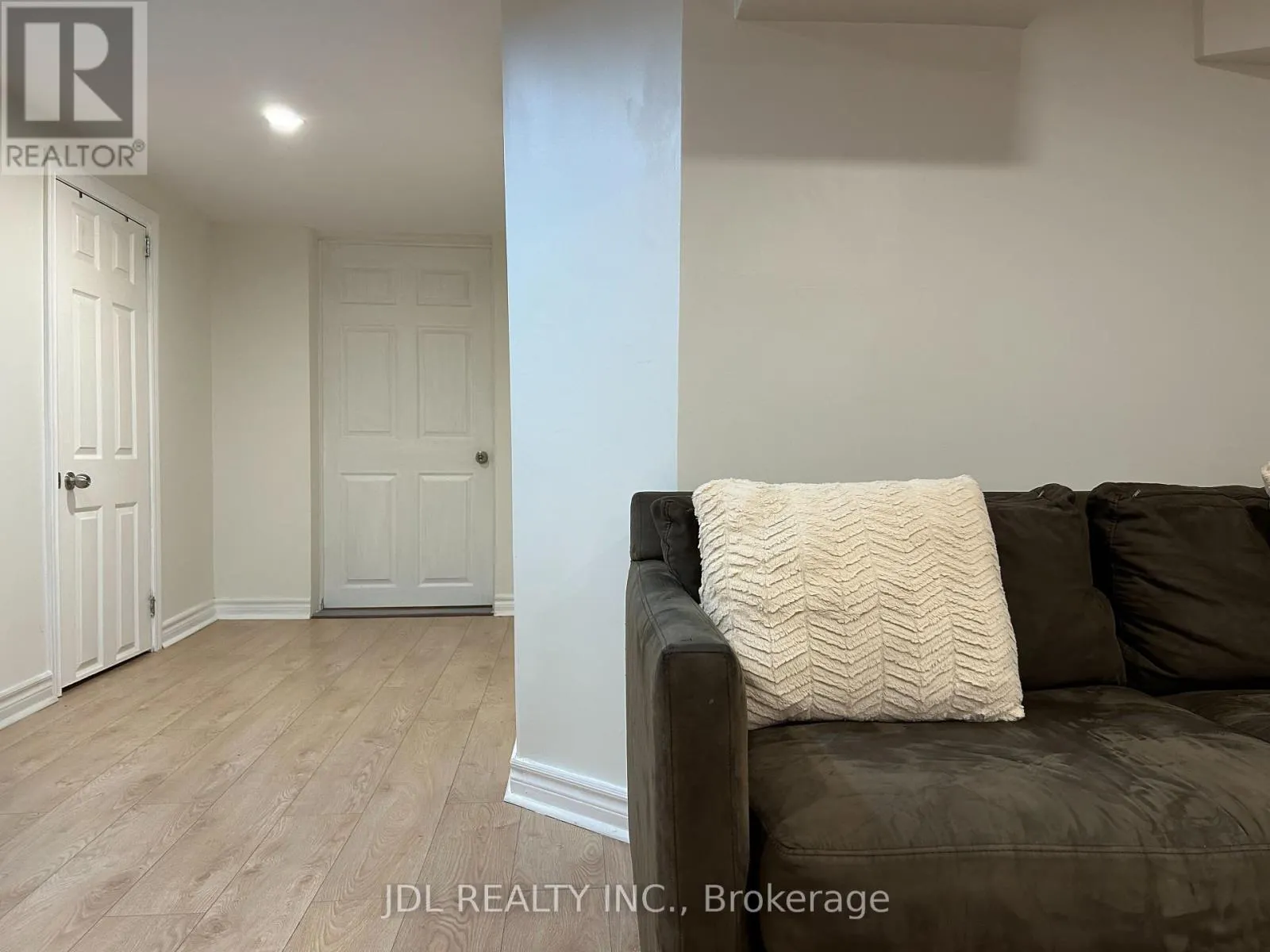 18 CADILLAC AVE AVENUE