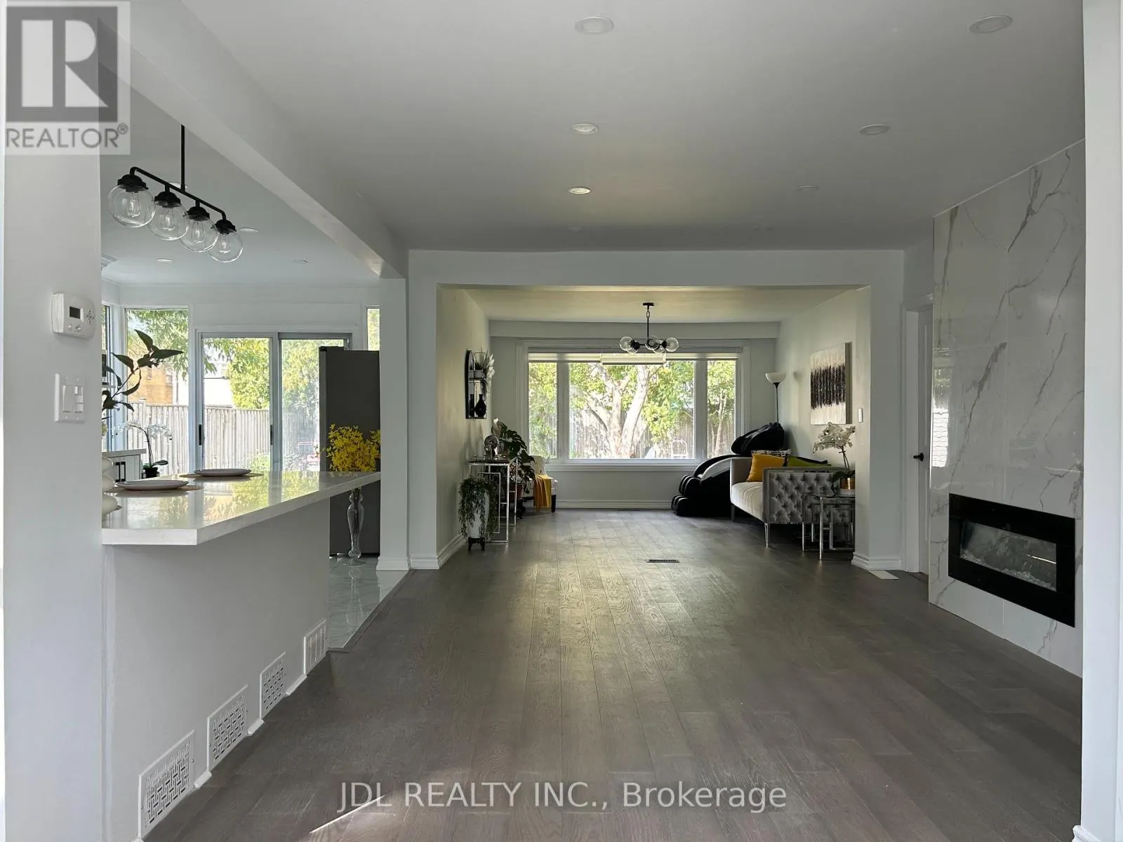 18 CADILLAC AVE AVENUE