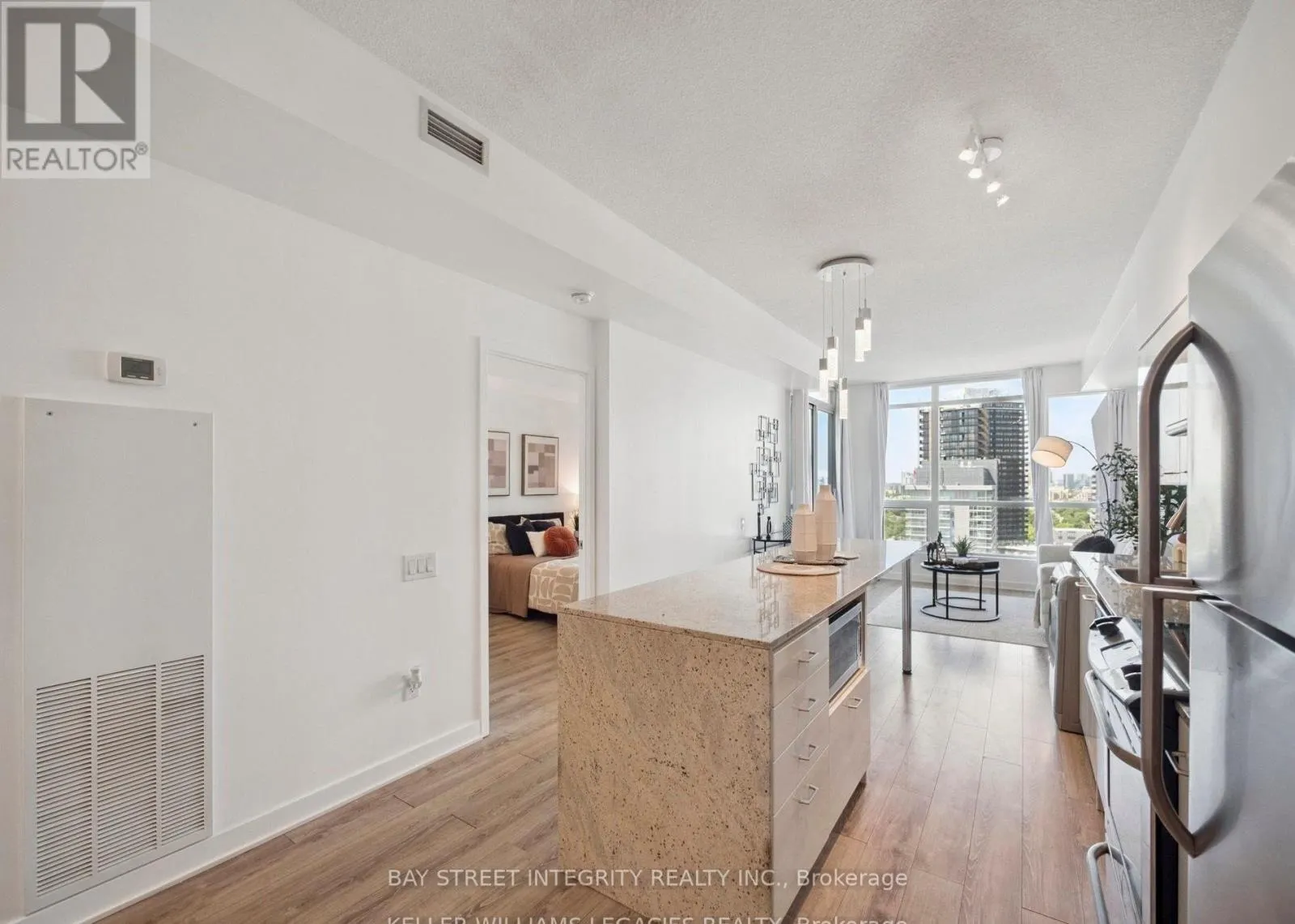 2703 - 29 SINGER COURT