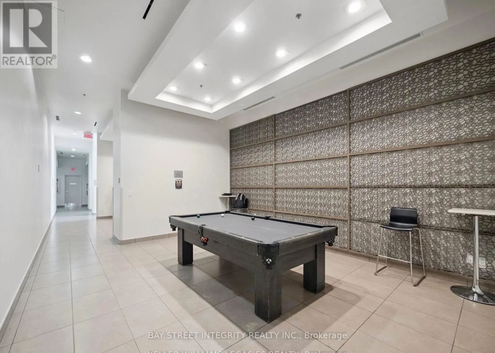 2703 - 29 SINGER COURT