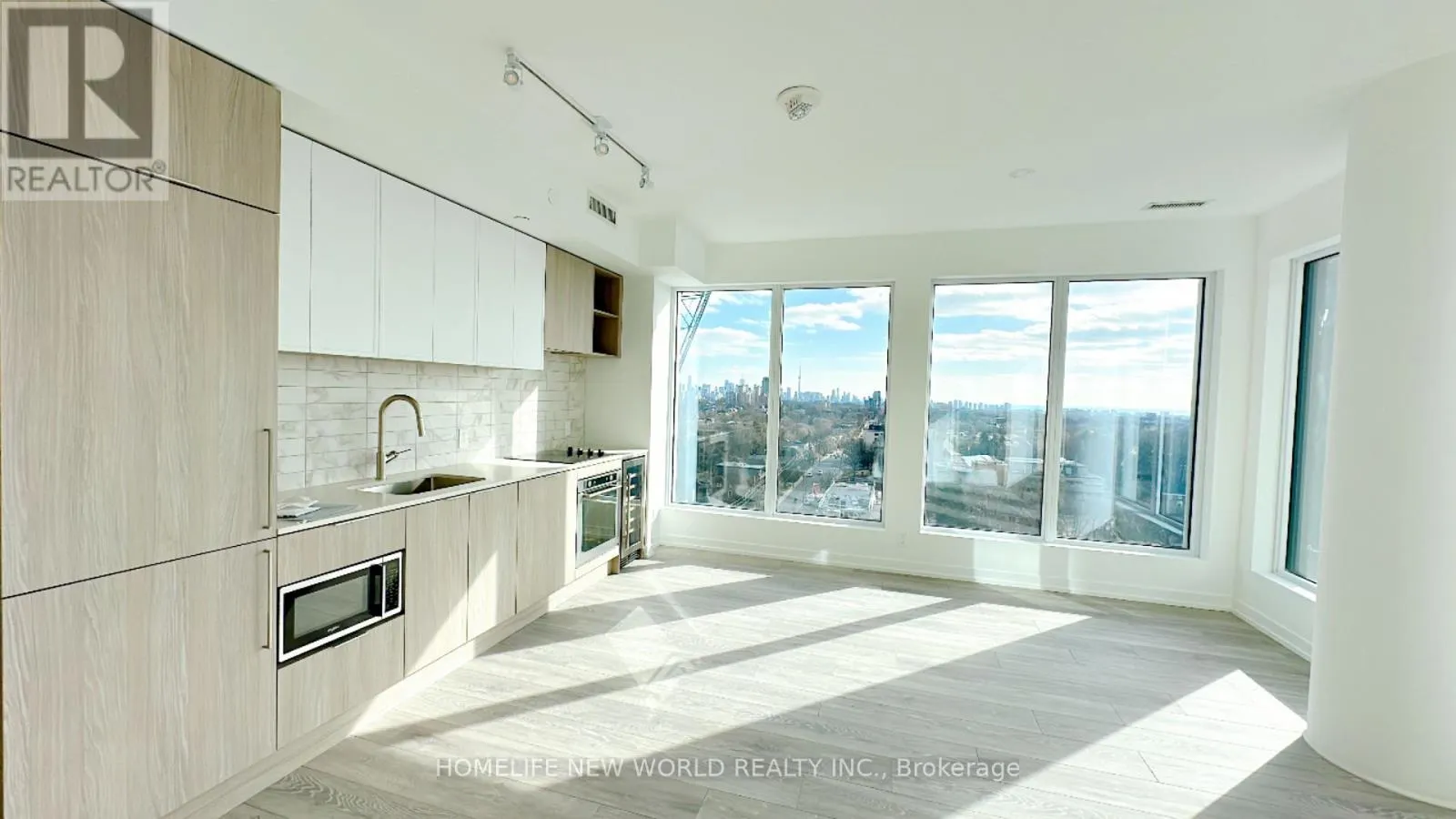 1621 - 2020 BATHURST STREET