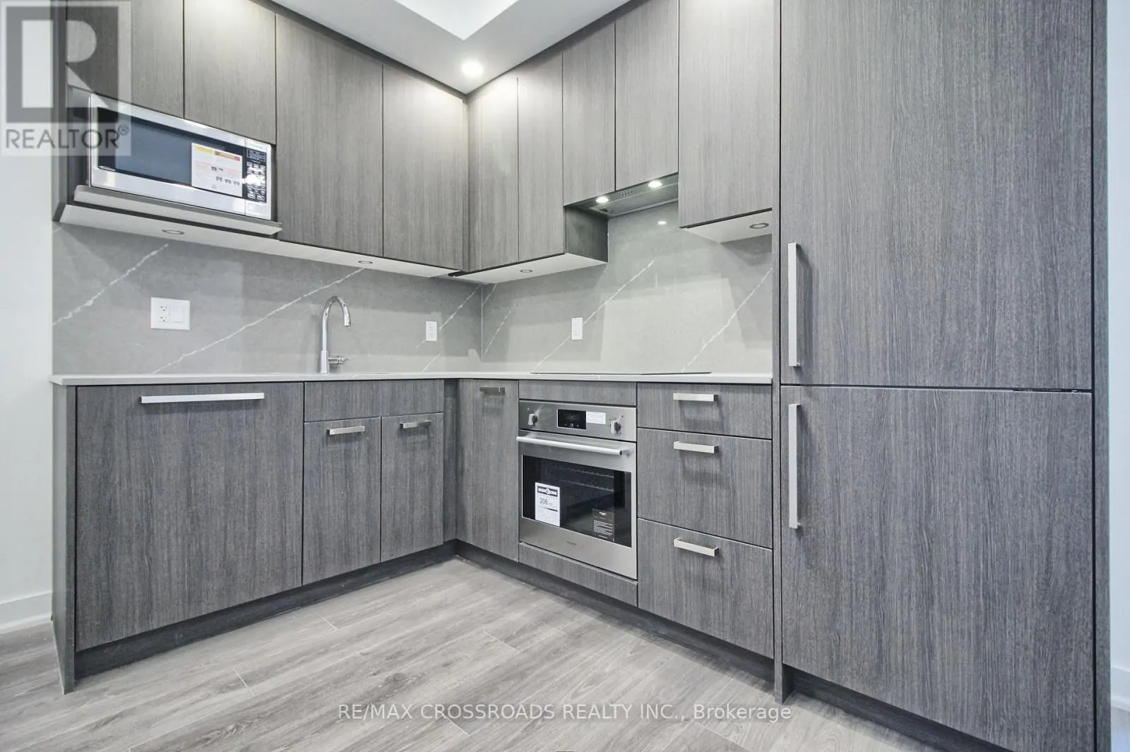 151 - 67 CURLEW DRIVE