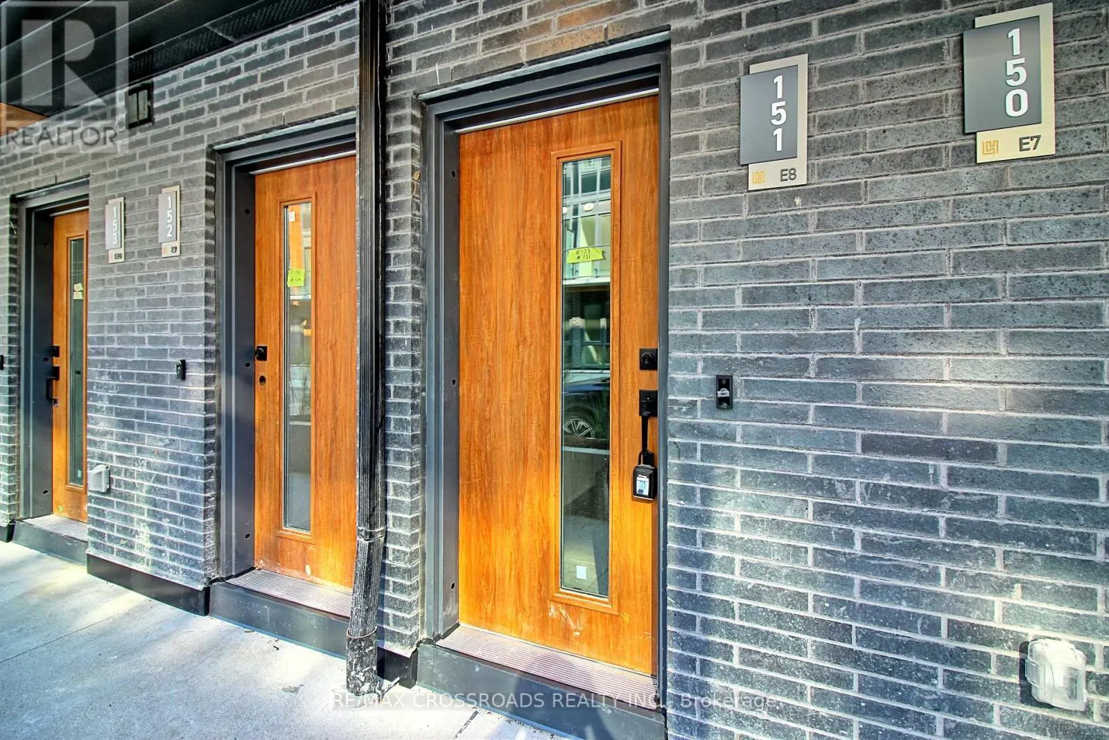 151 - 67 CURLEW DRIVE