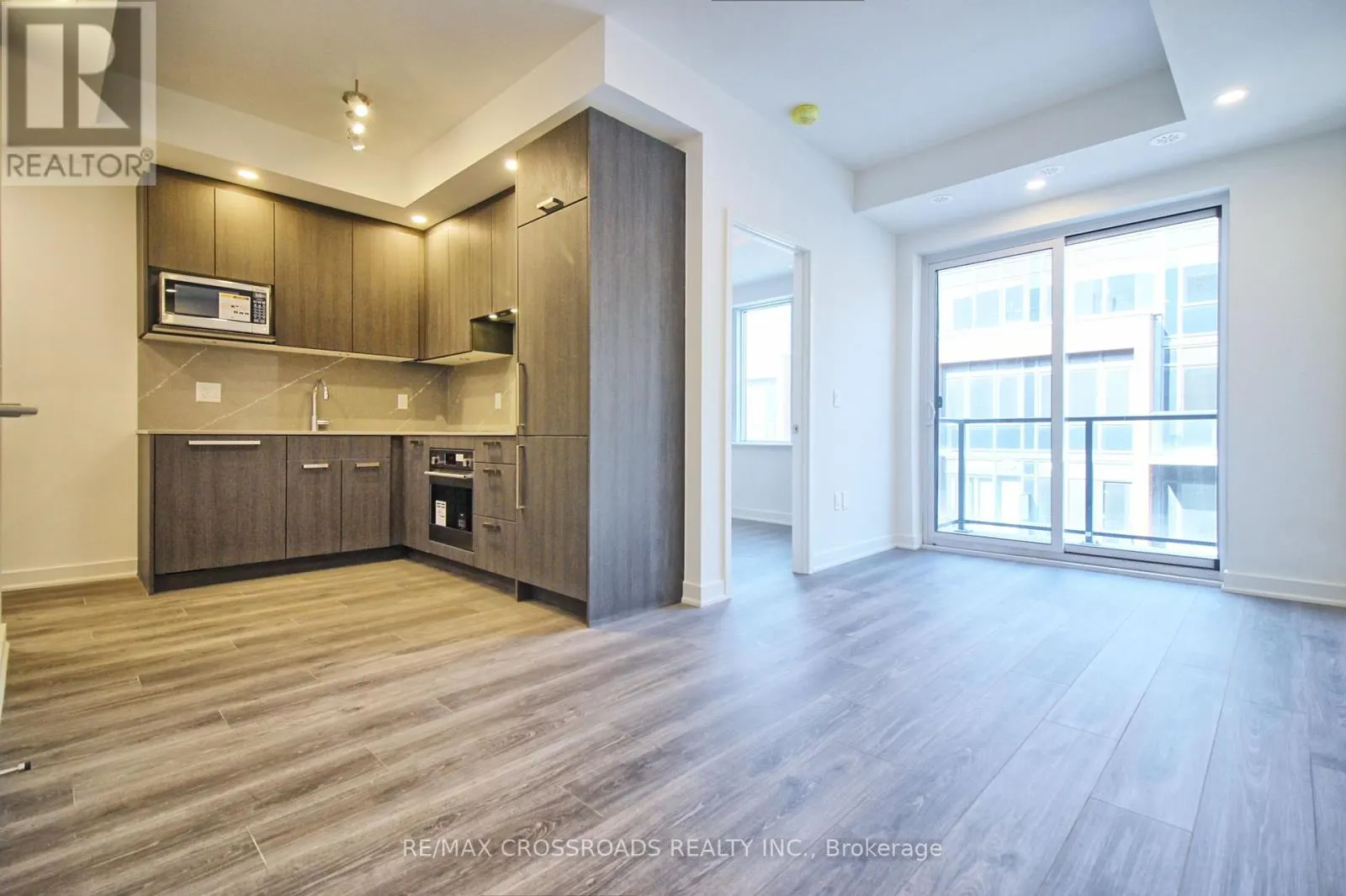 151 - 67 CURLEW DRIVE