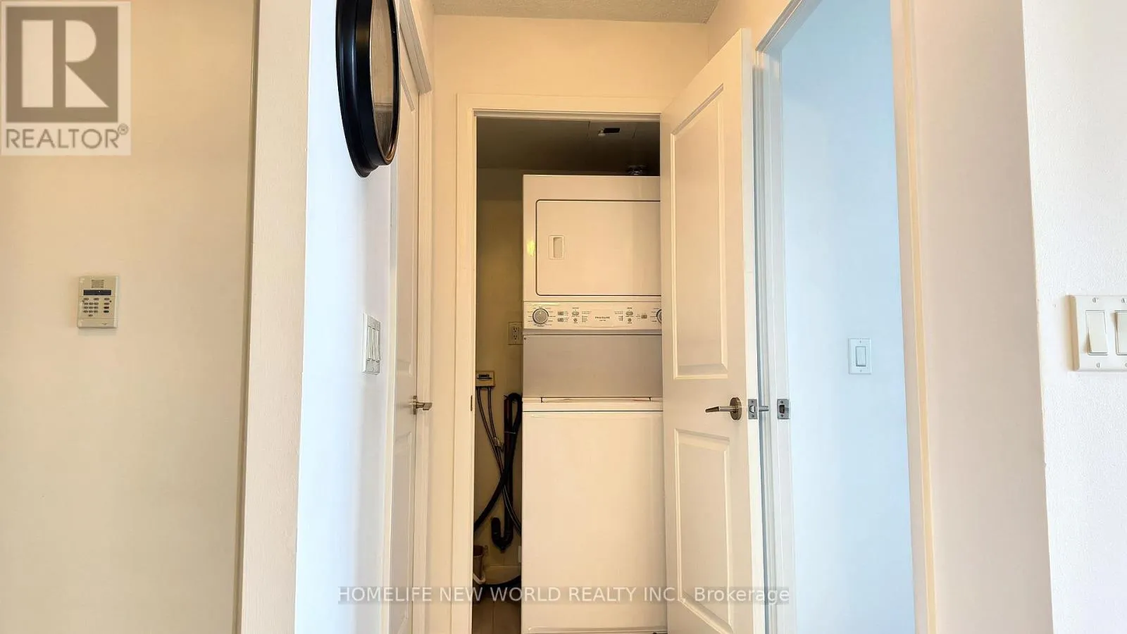 1209 - 4978 YONGE STREET