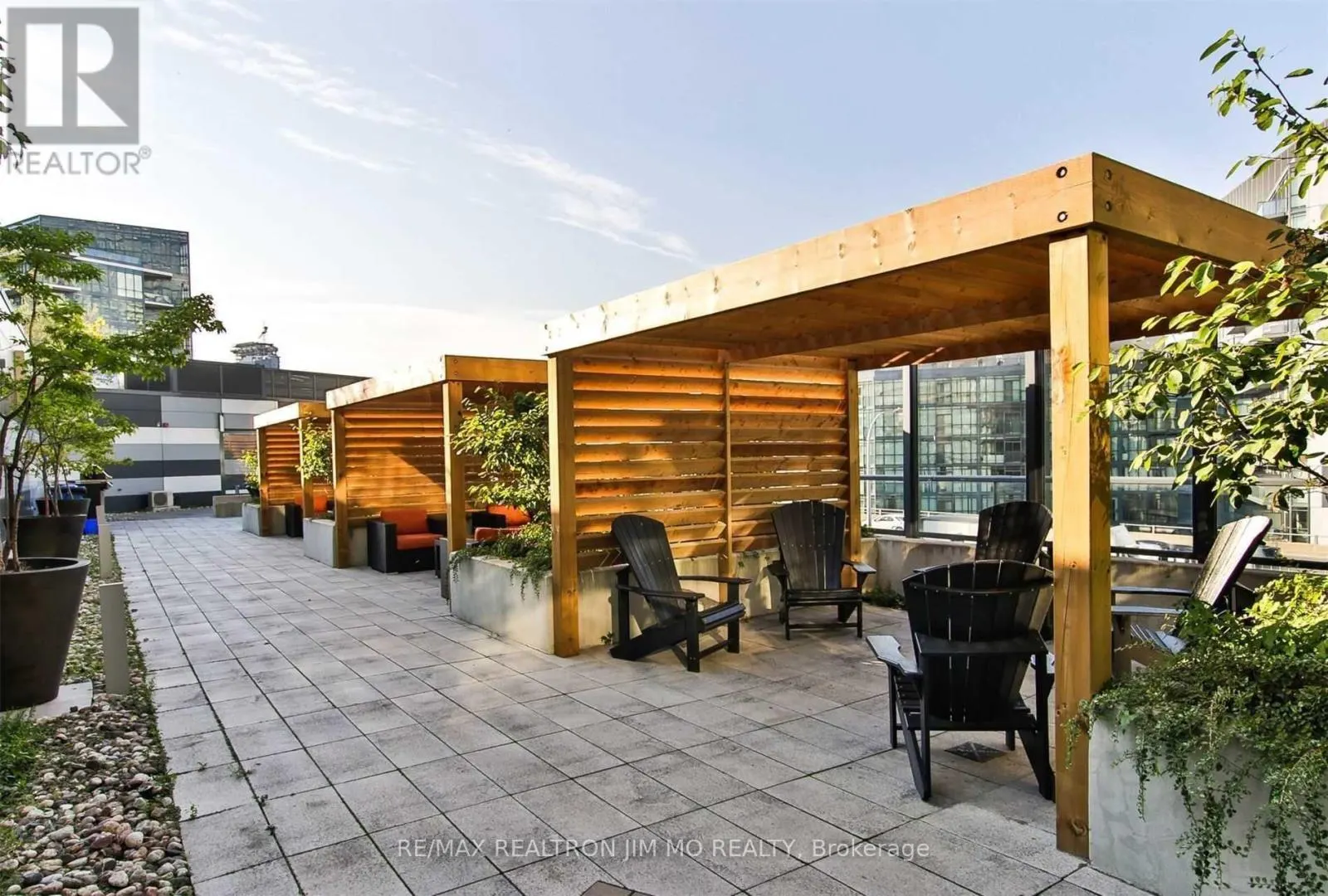 727 - 20 BRUYERES MEWS