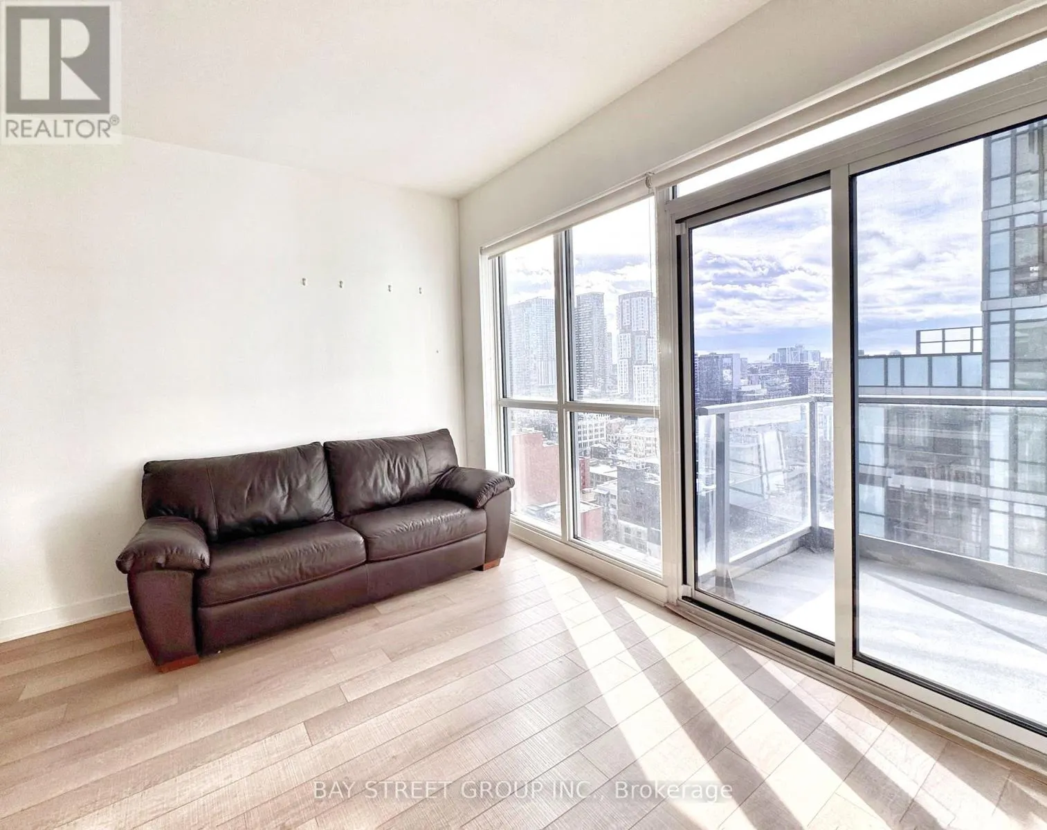 2008 - 210 SIMCOE STREET