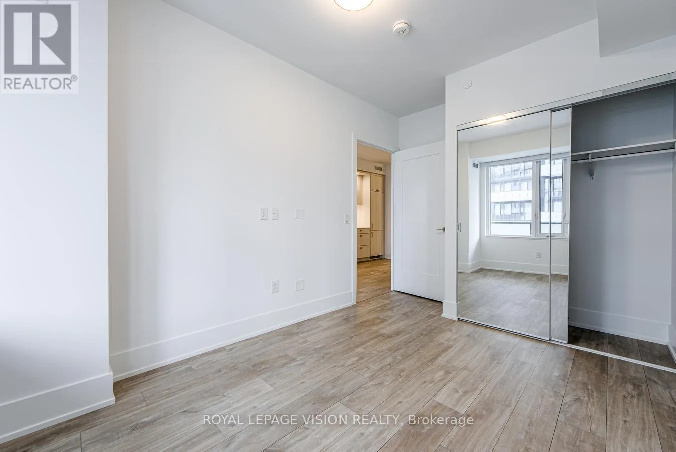 1209 - 480 FRONT ST STREET