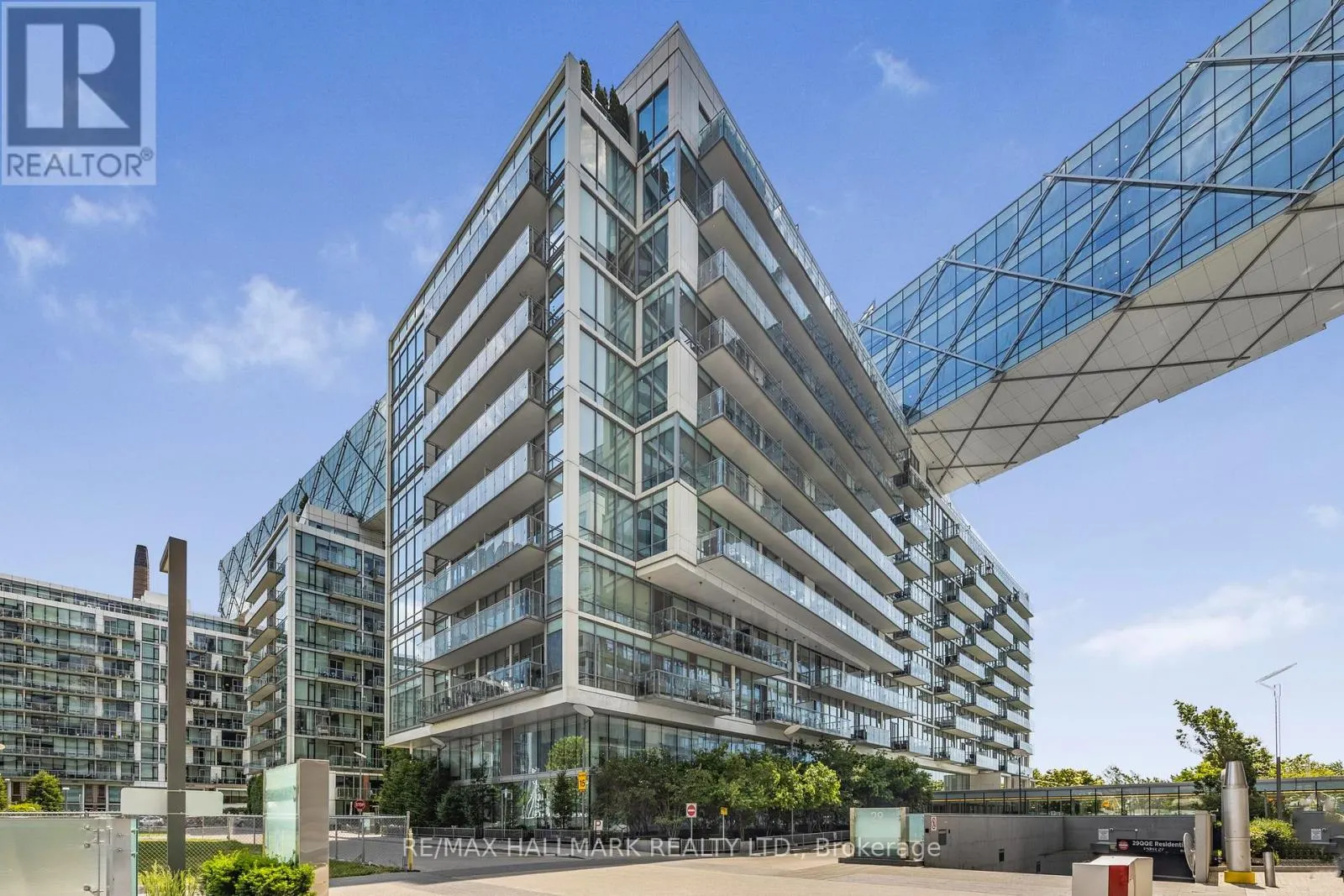 318 - 29 QUEENS QUAY E