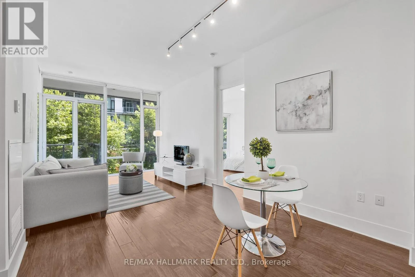 318 - 29 QUEENS QUAY E