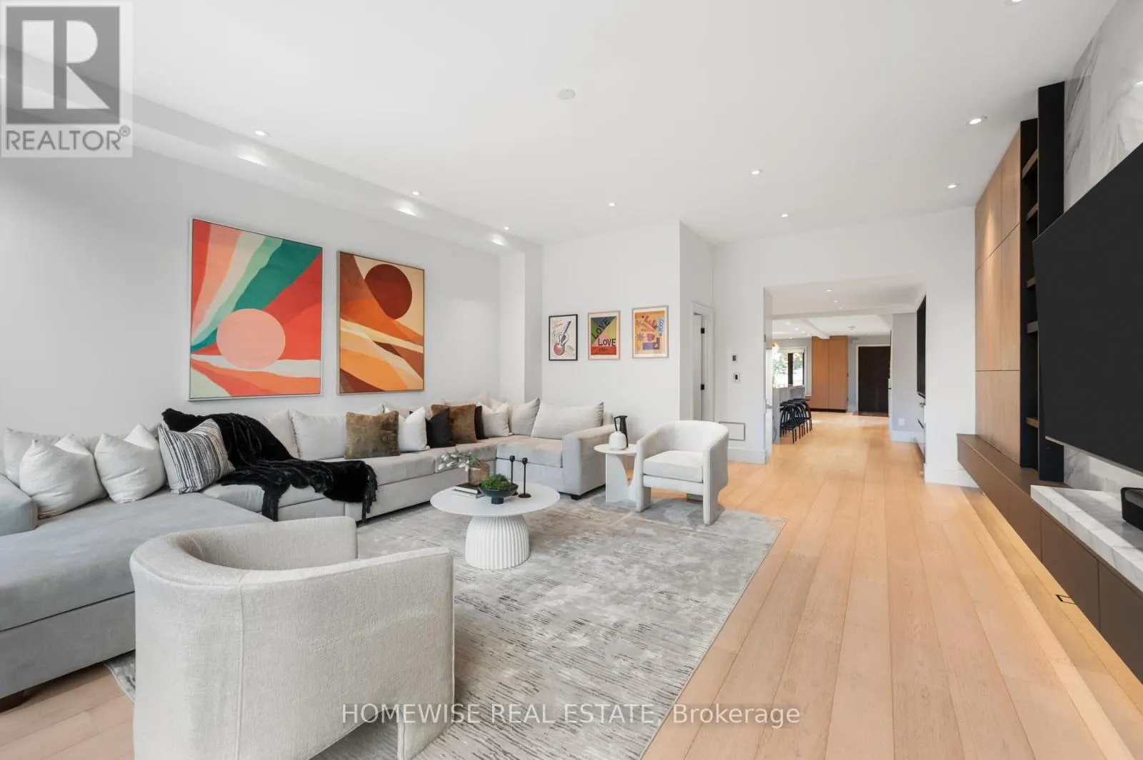 20 CLOVELLY AVENUE
