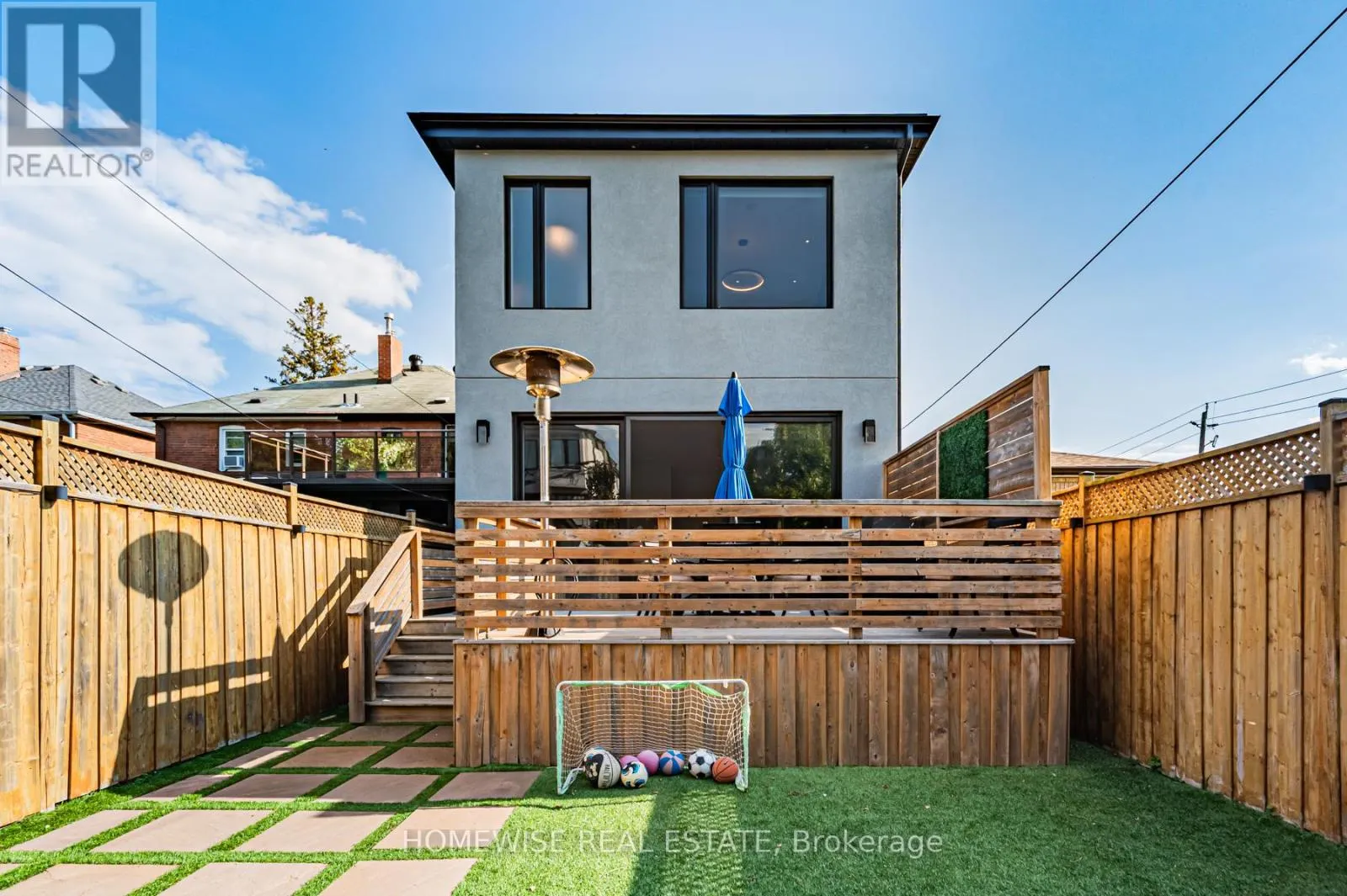 20 CLOVELLY AVENUE