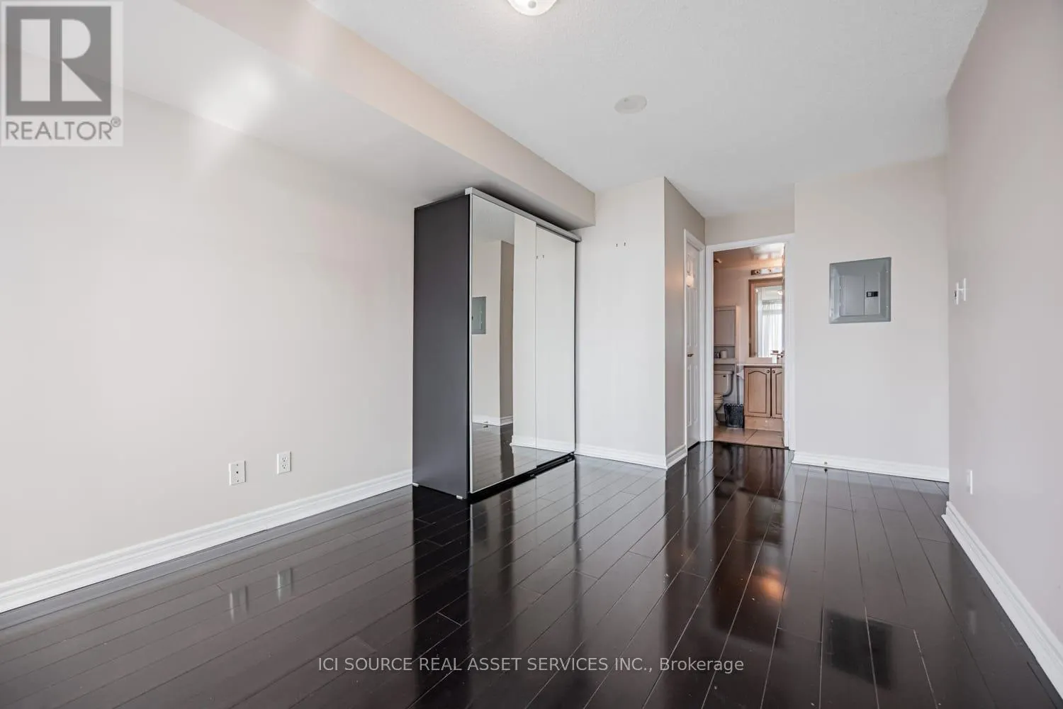 808 - 51 LOWER SIMCOE STREET