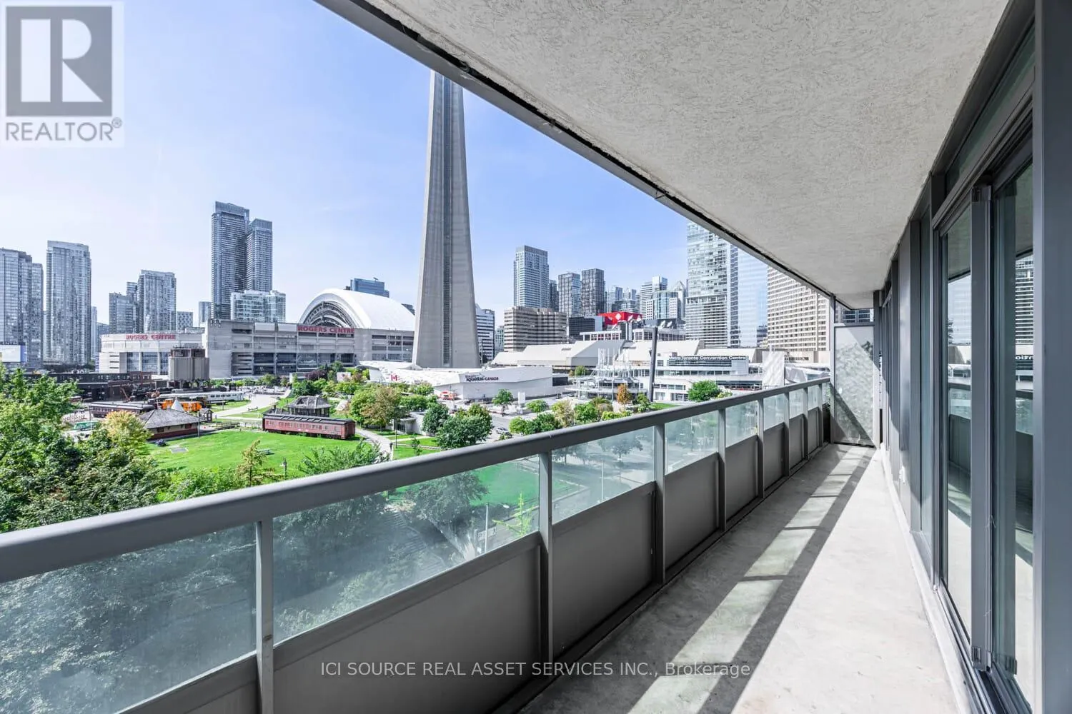 808 - 51 LOWER SIMCOE STREET
