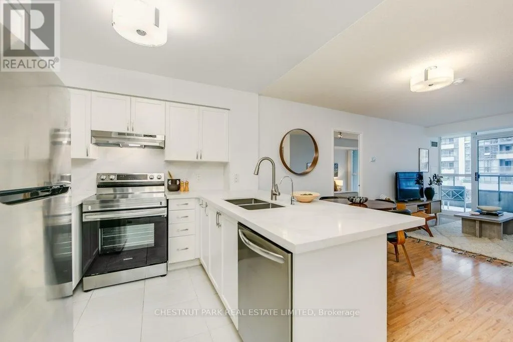 307 - 23 HOLLYWOOD AVENUE
