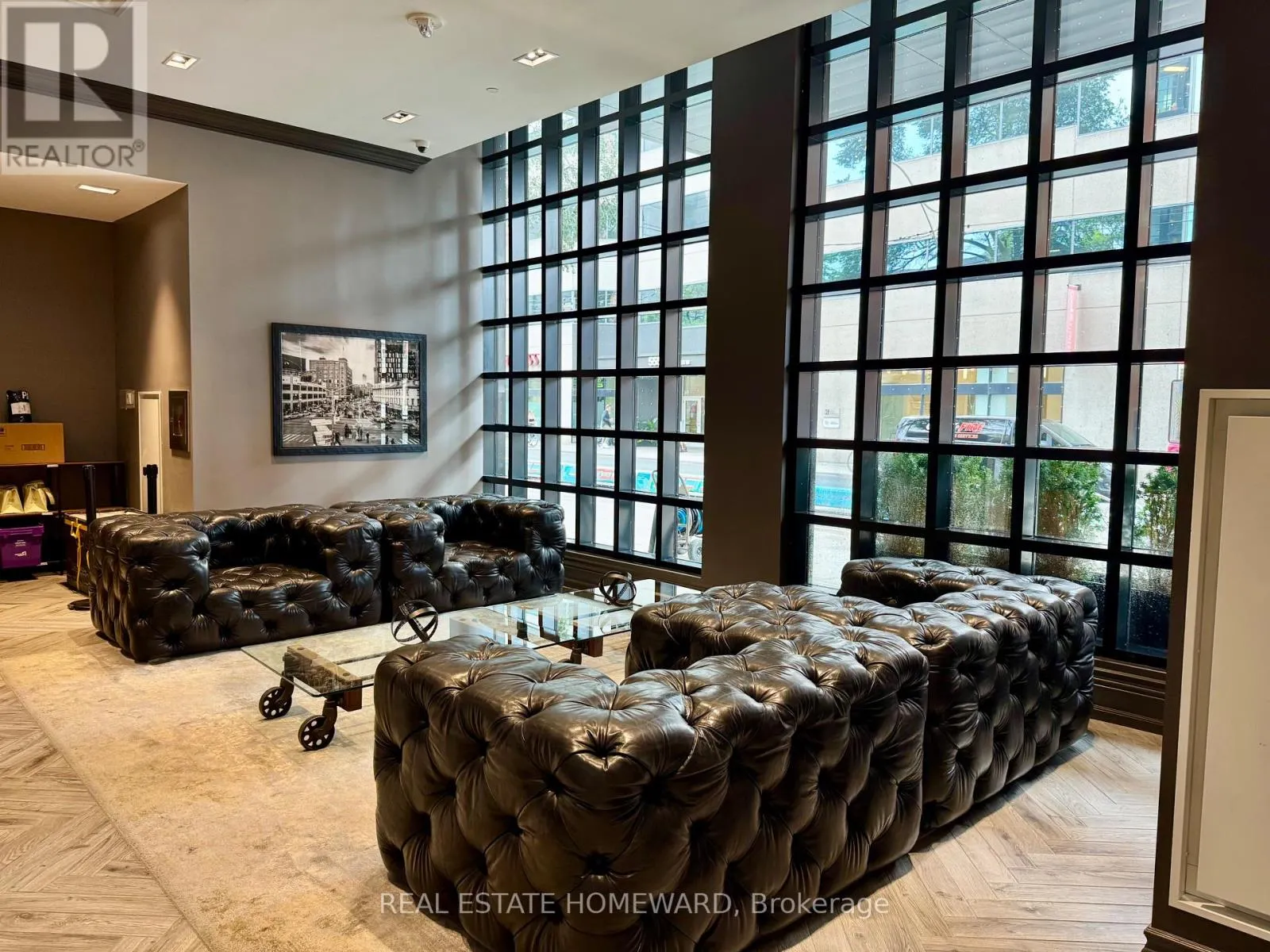 501 - 608 RICHMOND STREET W