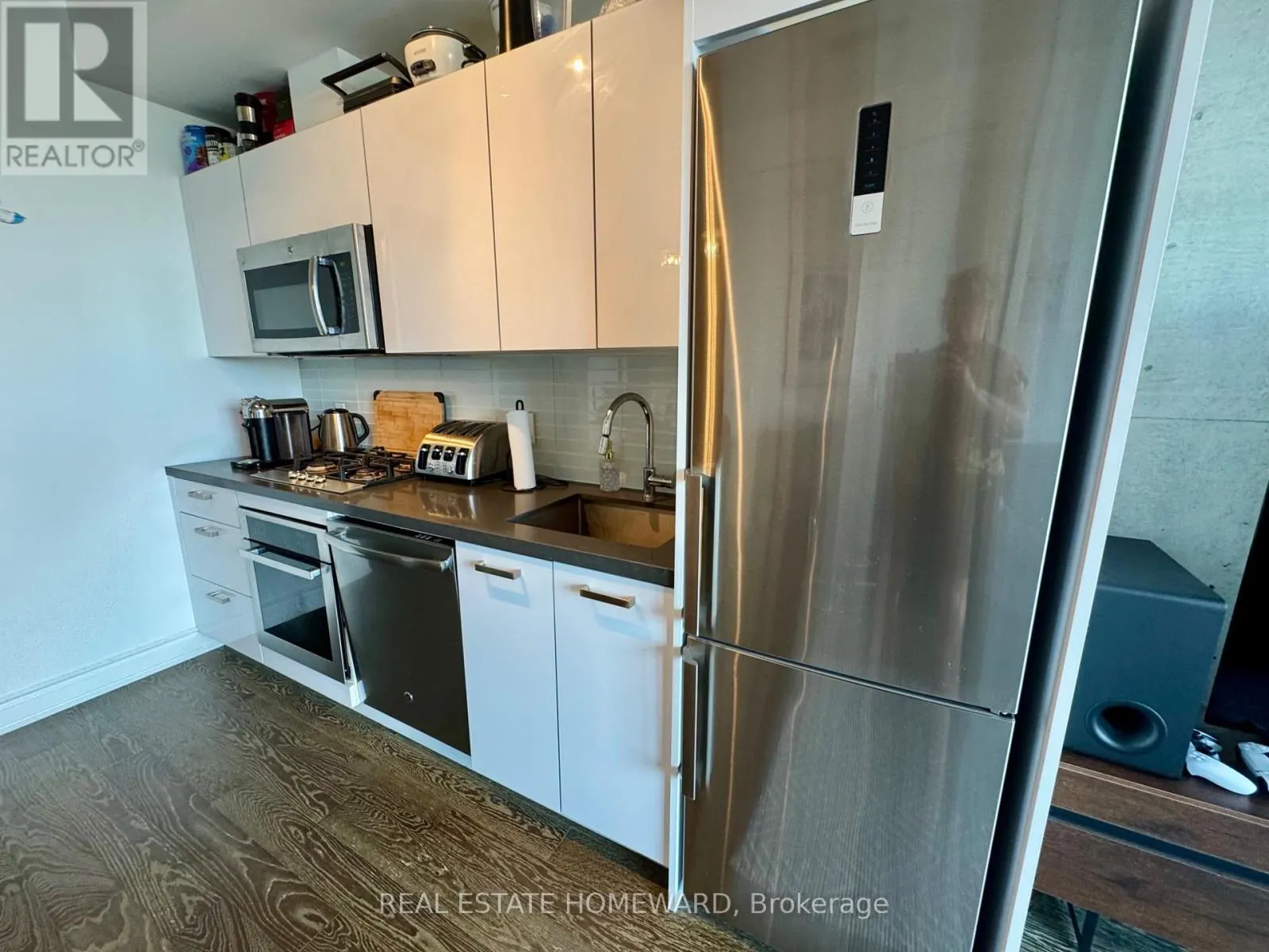 501 - 608 RICHMOND STREET W