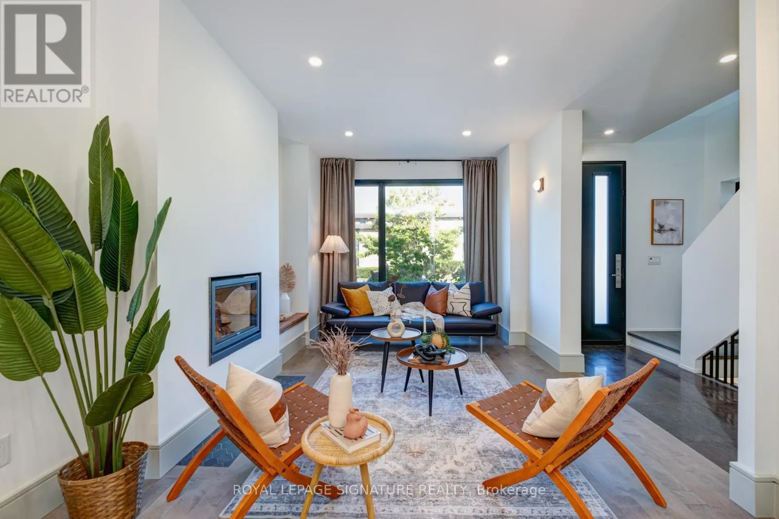 6 MACNAUGHTON ROAD