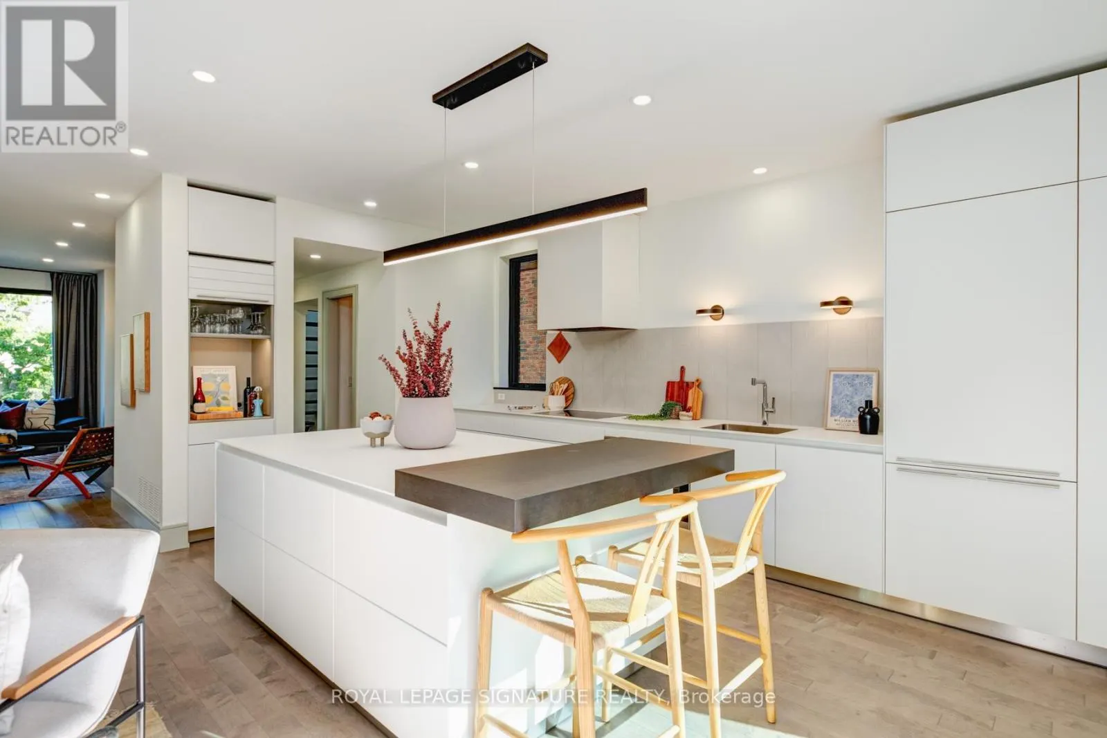 6 MACNAUGHTON ROAD