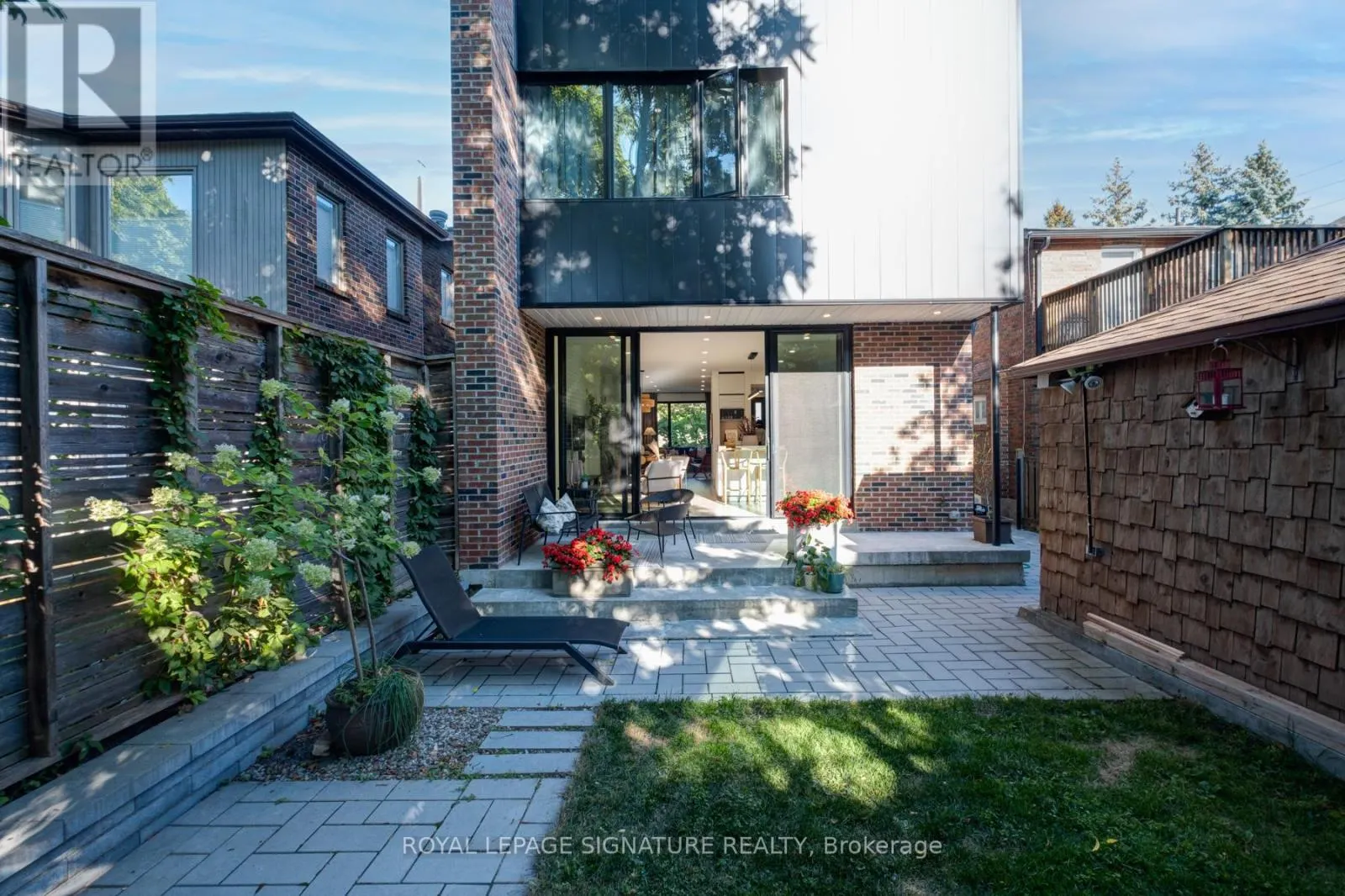 6 MACNAUGHTON ROAD