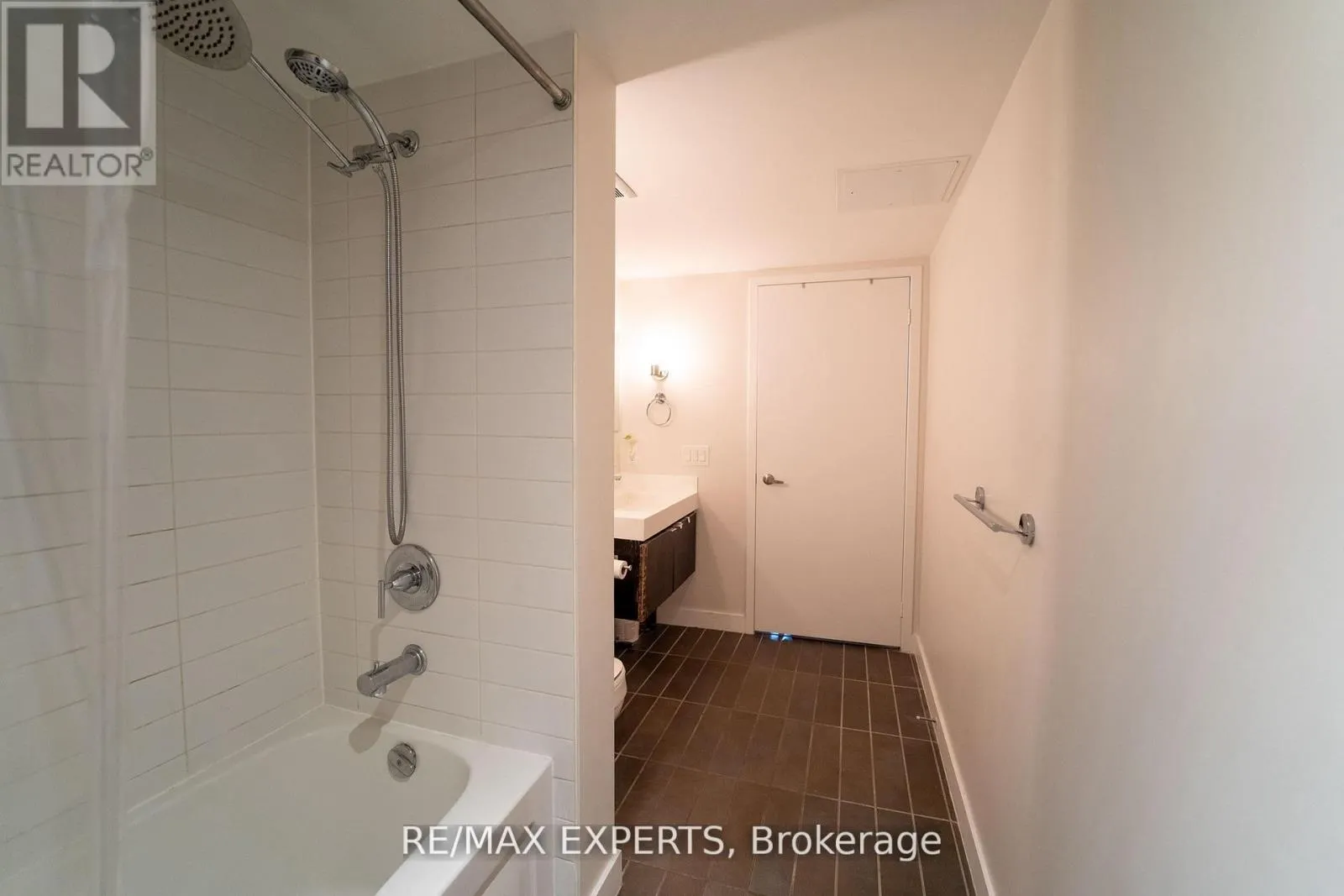 1223 - 4K SPADINA AVENUE
