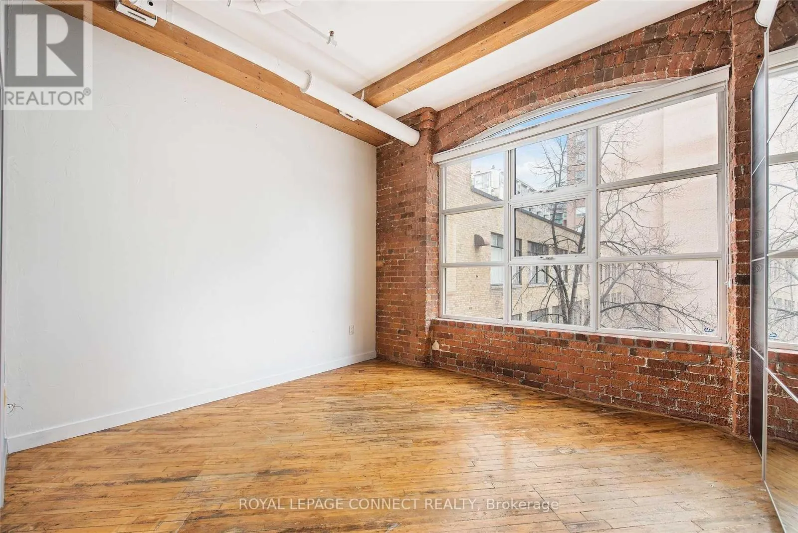 305 - 90 SHERBOURNE STREET
