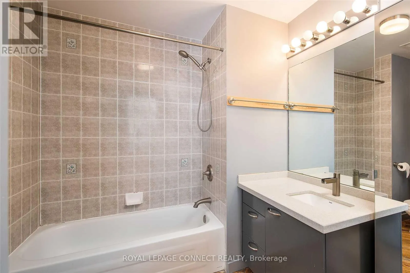 305 - 90 SHERBOURNE STREET