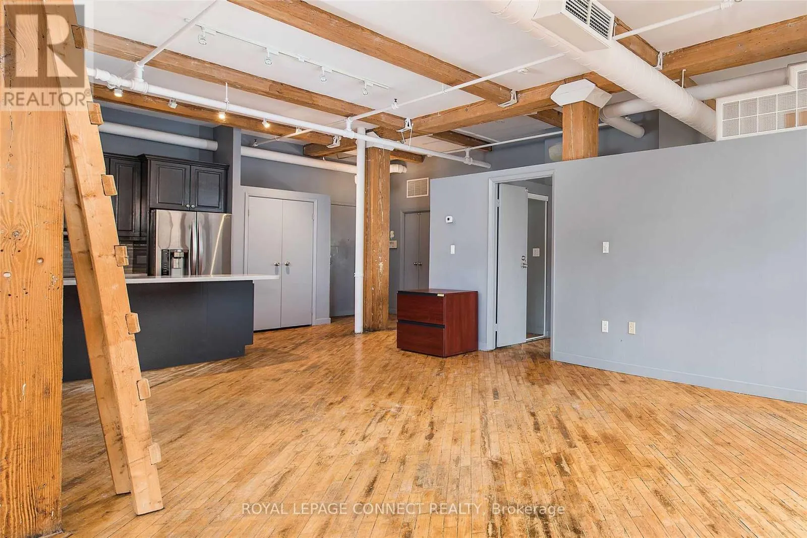 305 - 90 SHERBOURNE STREET