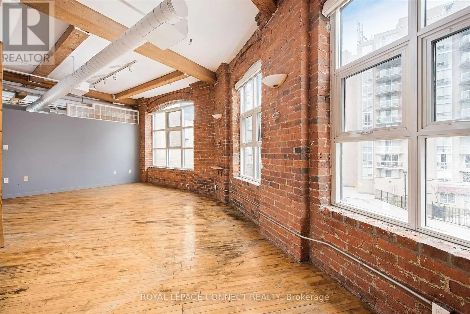 305 - 90 SHERBOURNE STREET