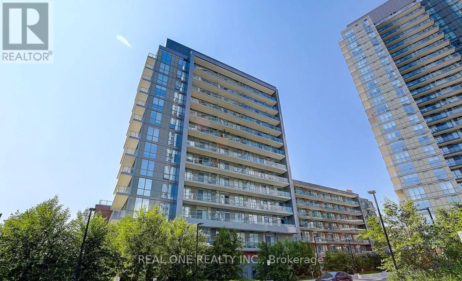 112 - 36 FOREST MANOR ROAD