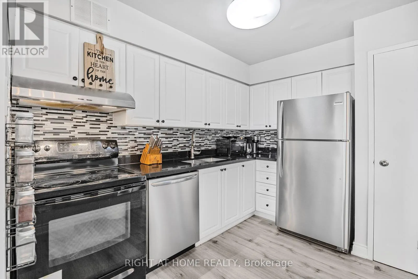 1610 - 1338 YORK MILLS ROAD