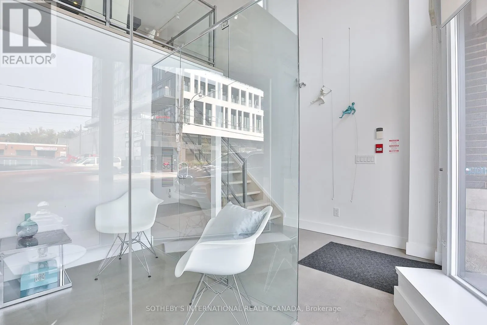 103 - 483 DUPONT STREET