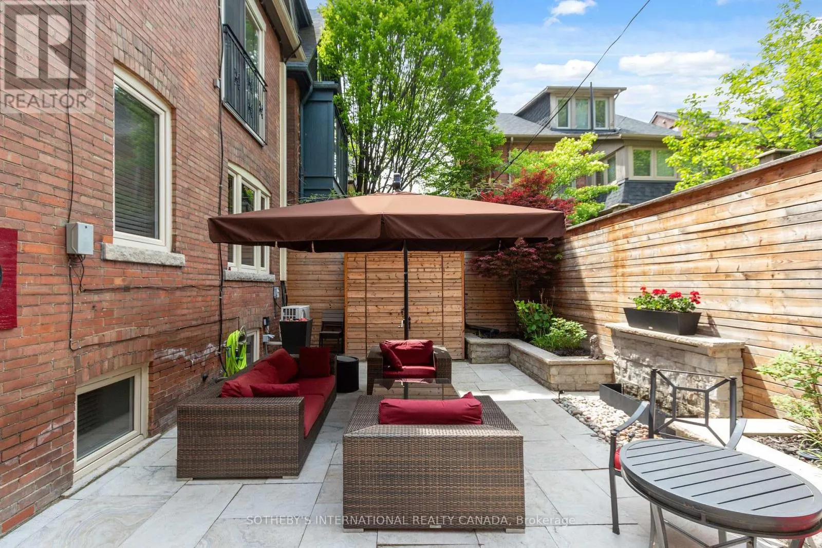 52 NINA STREET