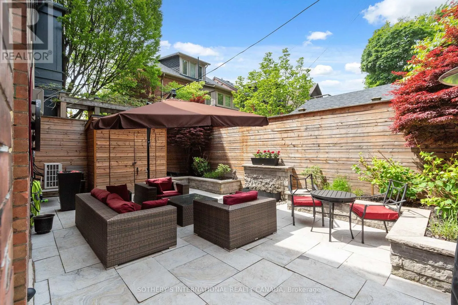 52 NINA STREET