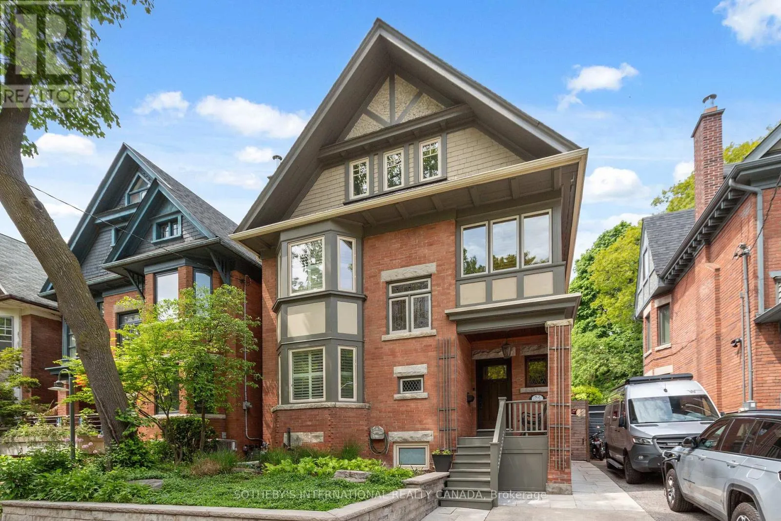 52 NINA STREET