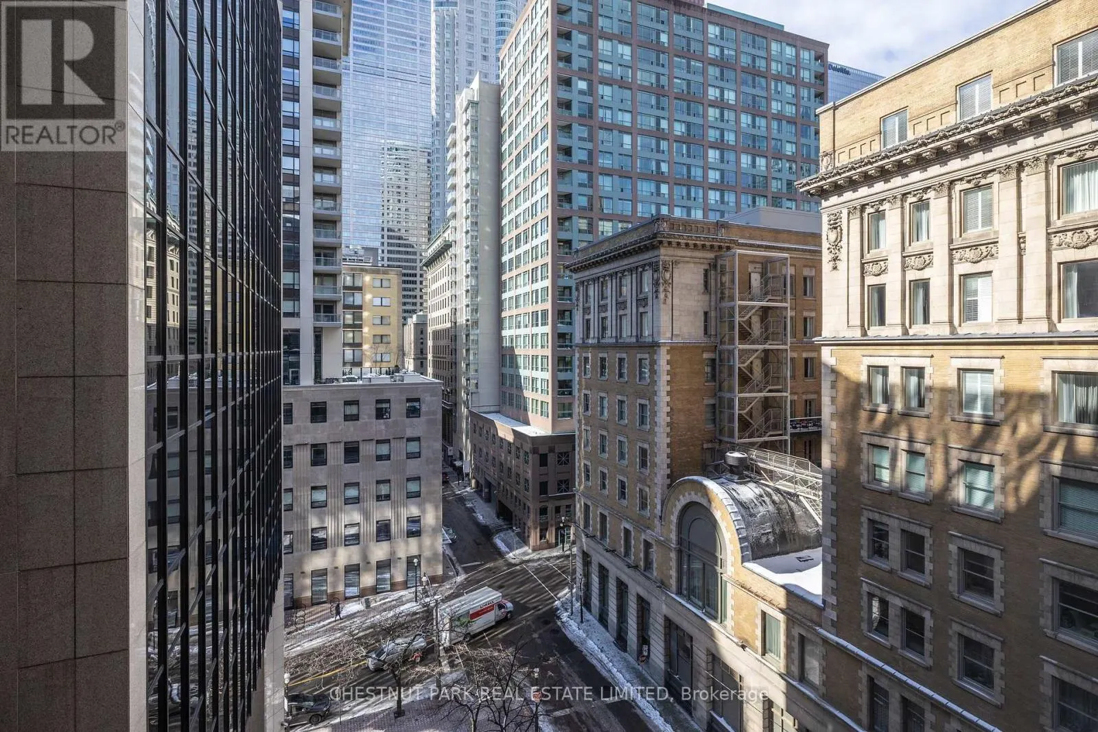 30 WELLINGTON STREET E