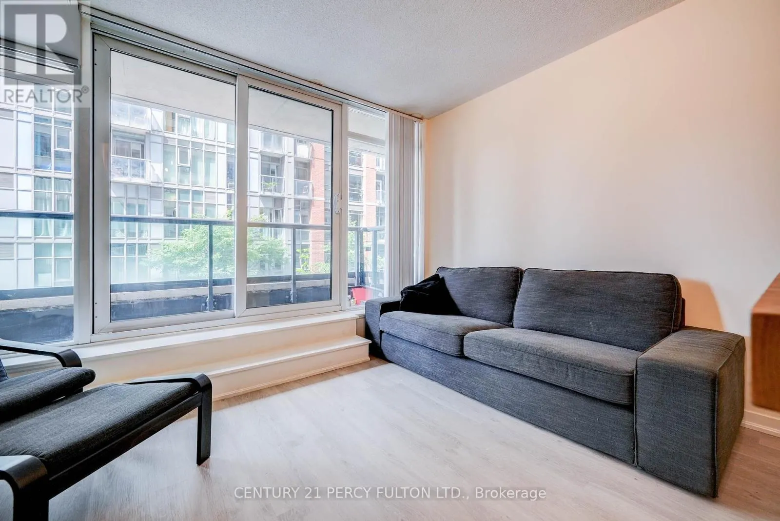 209W - 36 LISGAR STREET