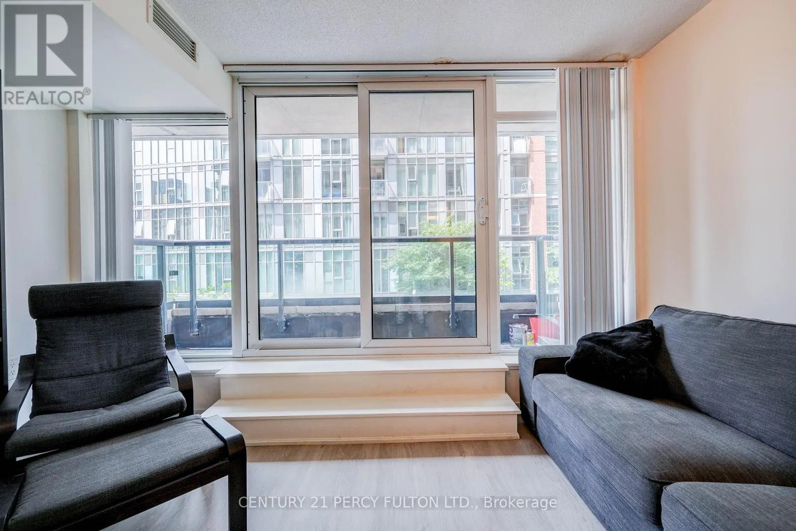 209W - 36 LISGAR STREET