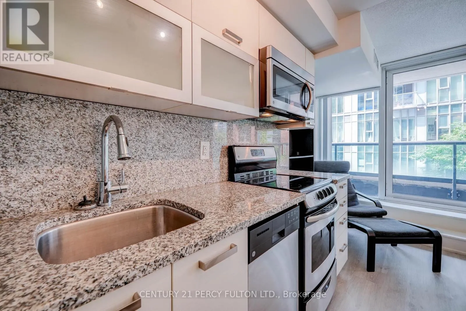 209W - 36 LISGAR STREET