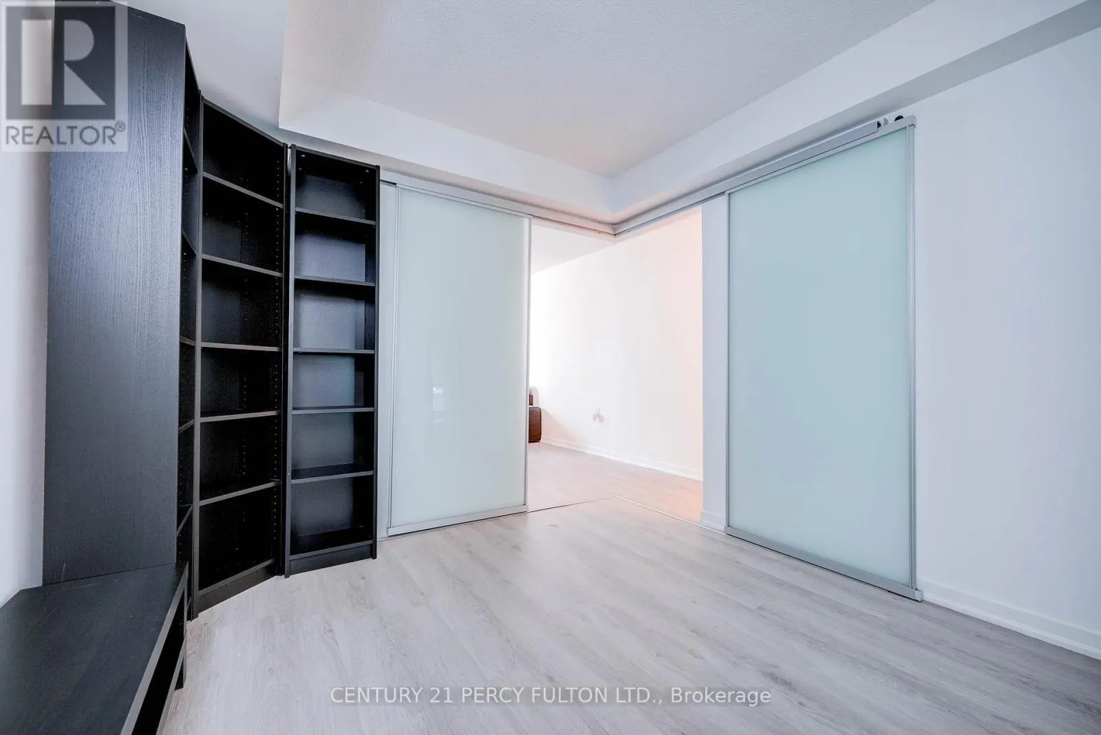 209W - 36 LISGAR STREET
