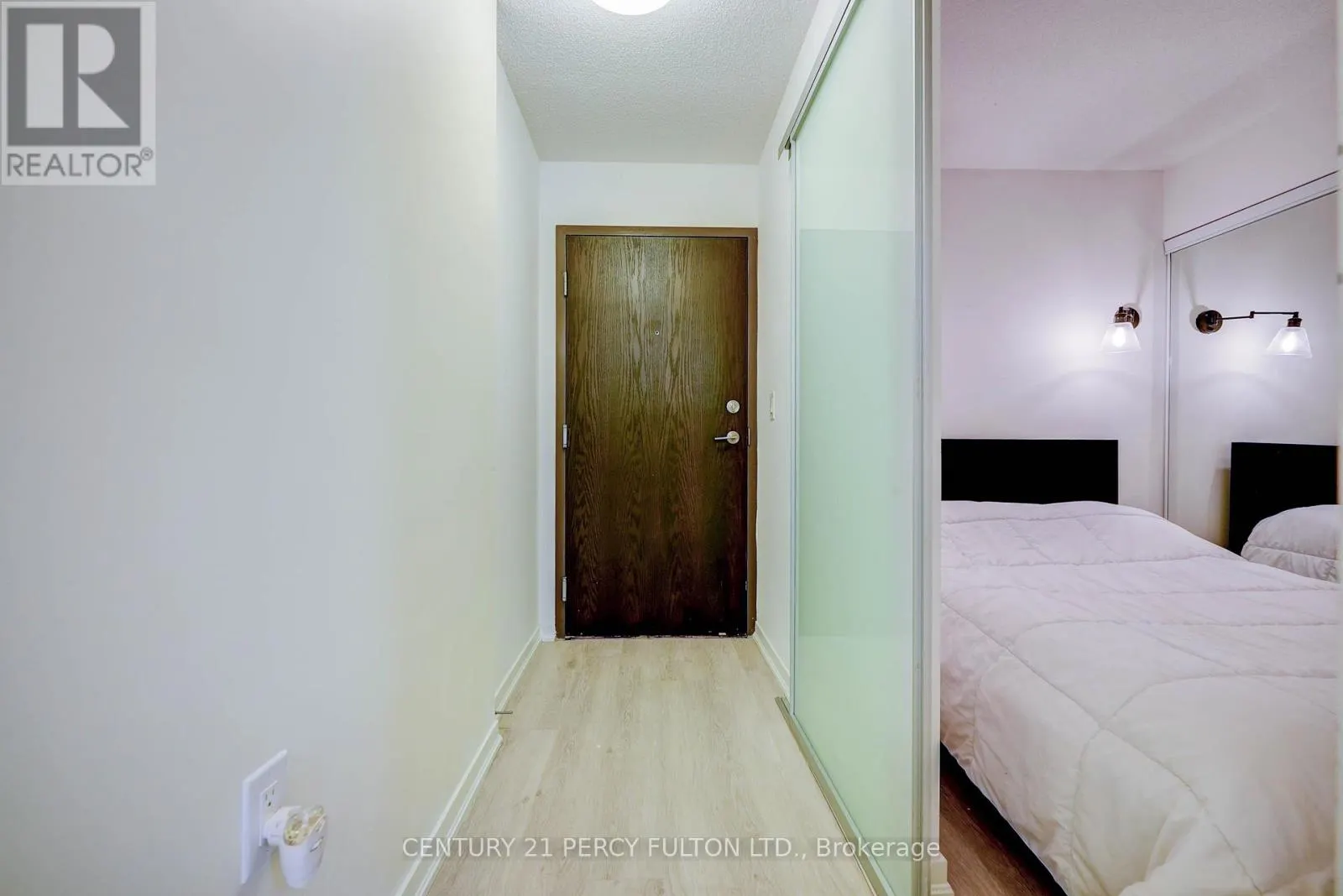 209W - 36 LISGAR STREET