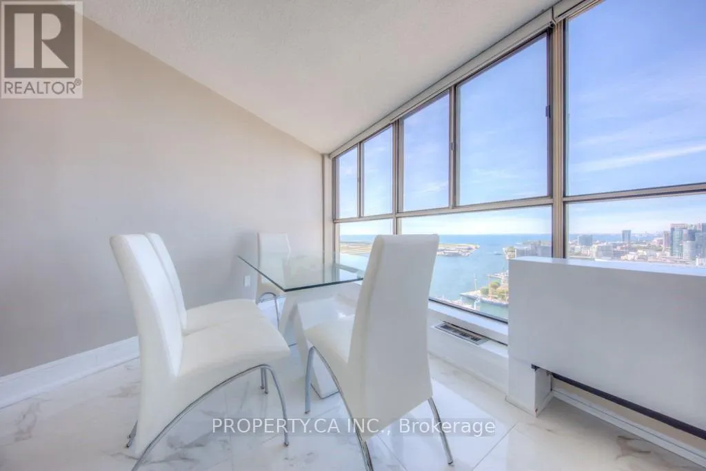 3105 - 270 QUEENS QUAY W