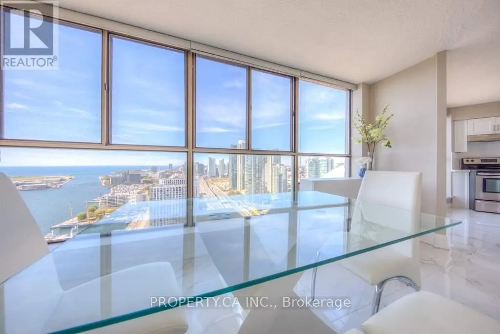 3105 - 270 QUEENS QUAY W