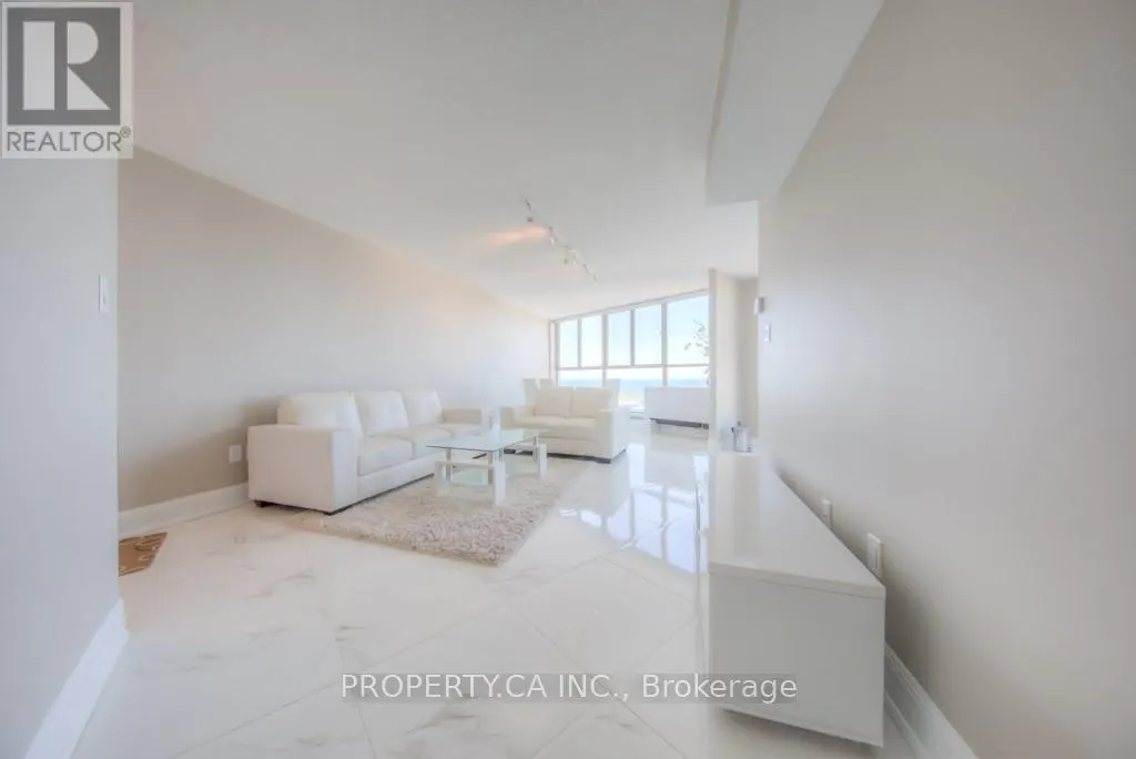 3105 - 270 QUEENS QUAY W