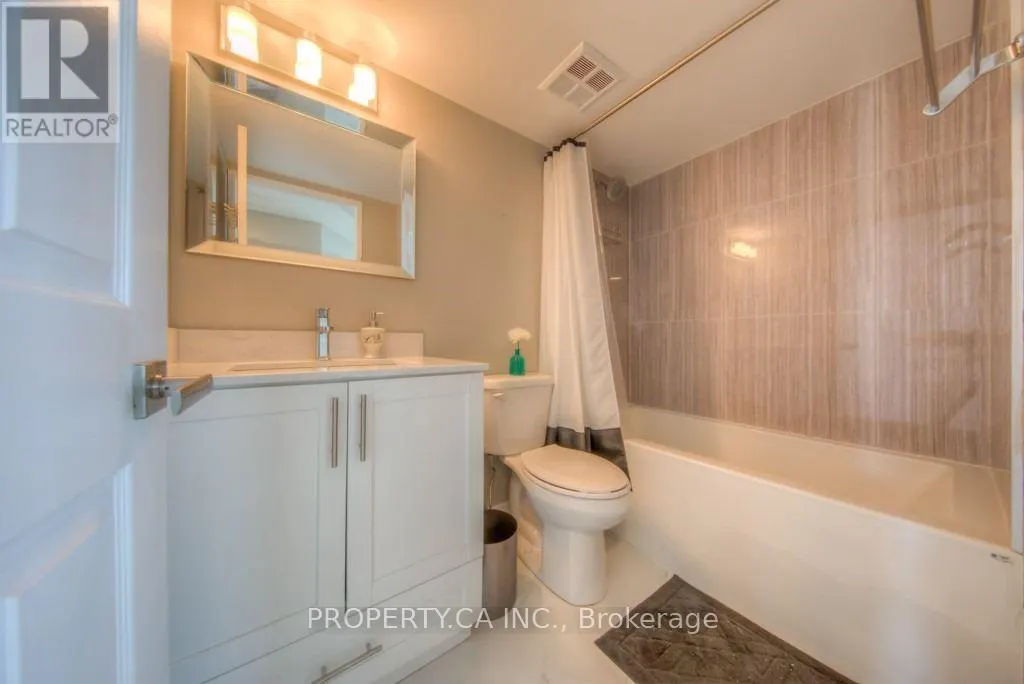 3105 - 270 QUEENS QUAY W