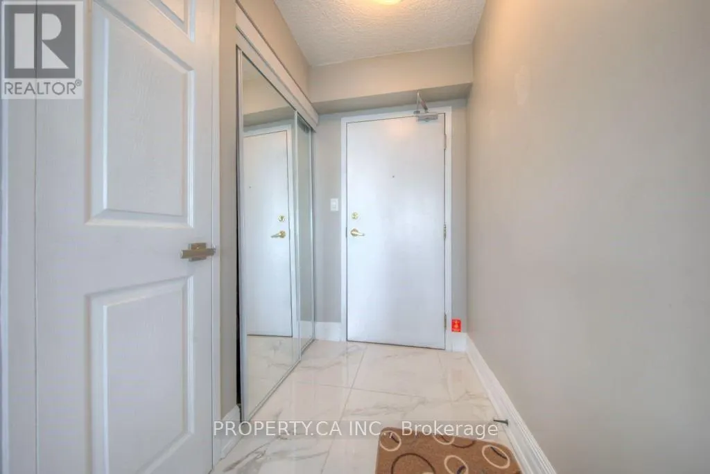 3105 - 270 QUEENS QUAY W