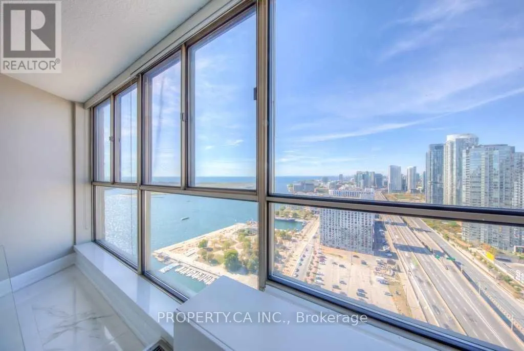 3105 - 270 QUEENS QUAY W